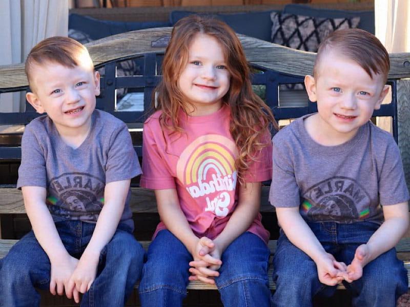 From left: Siblings Jaxon, Isabel and Jason Siqueiros all had heart transplants before they turned 3. (图片由Siqueiros家族提供)